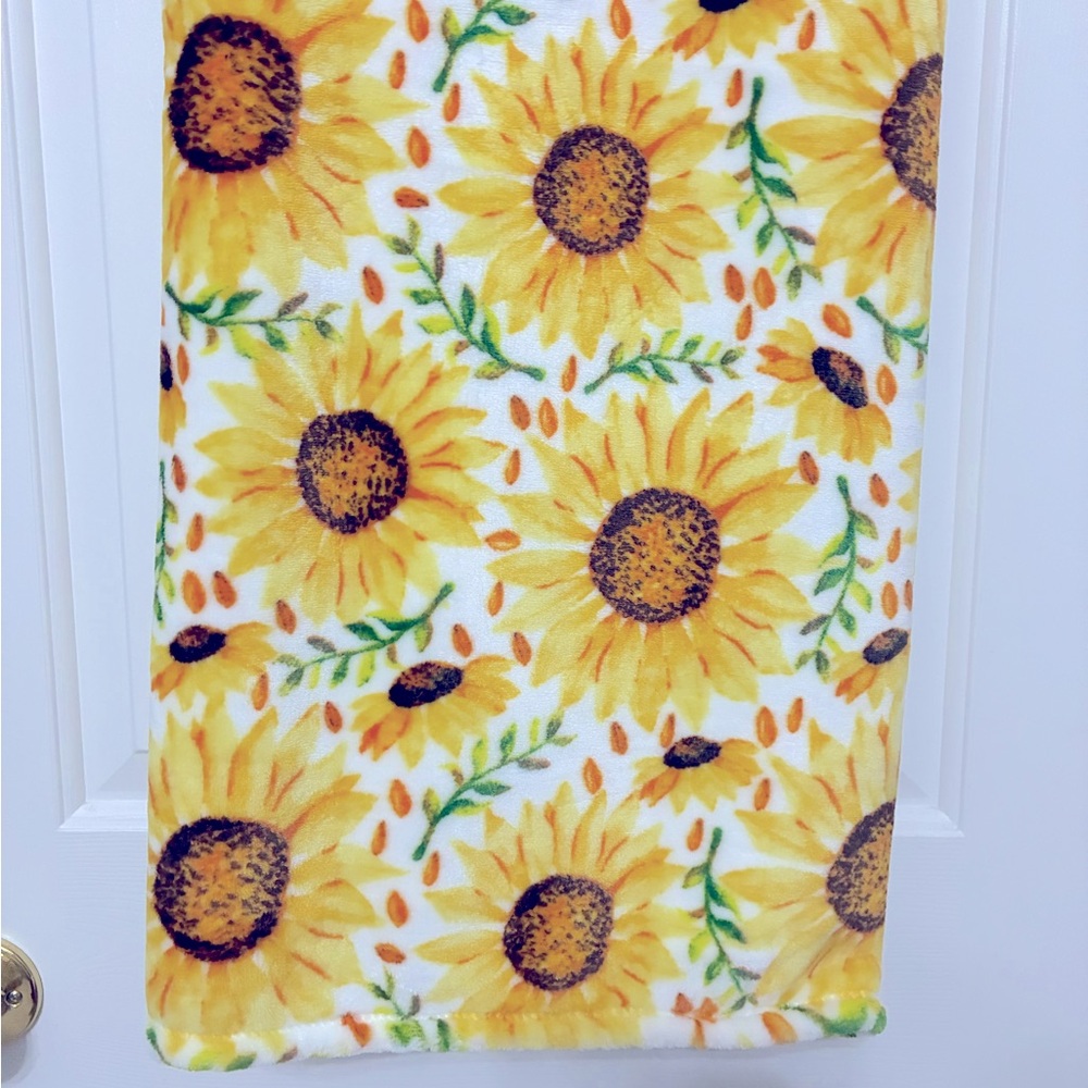 Yellow sunflower throw blanket